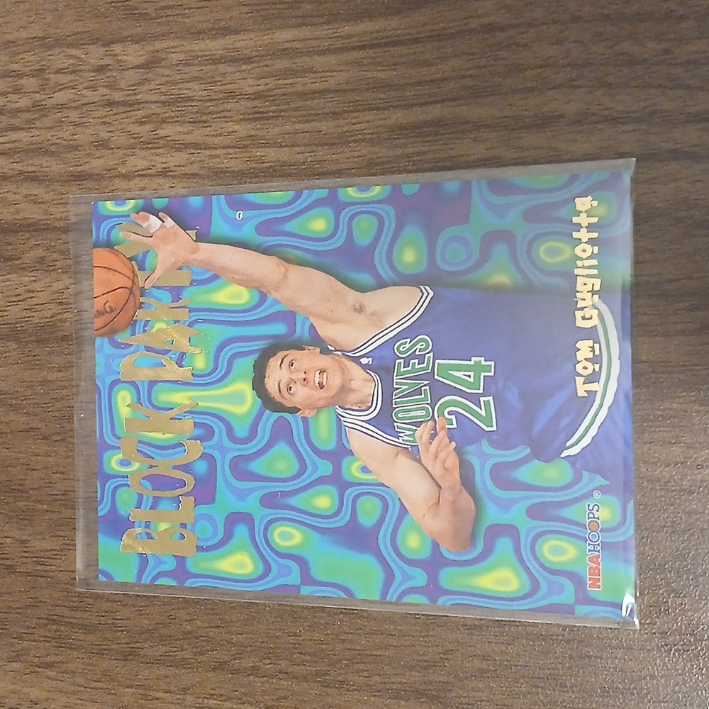 Tom gugliotta wolves 2.5 in x 3.5 in green blue white basketball card
